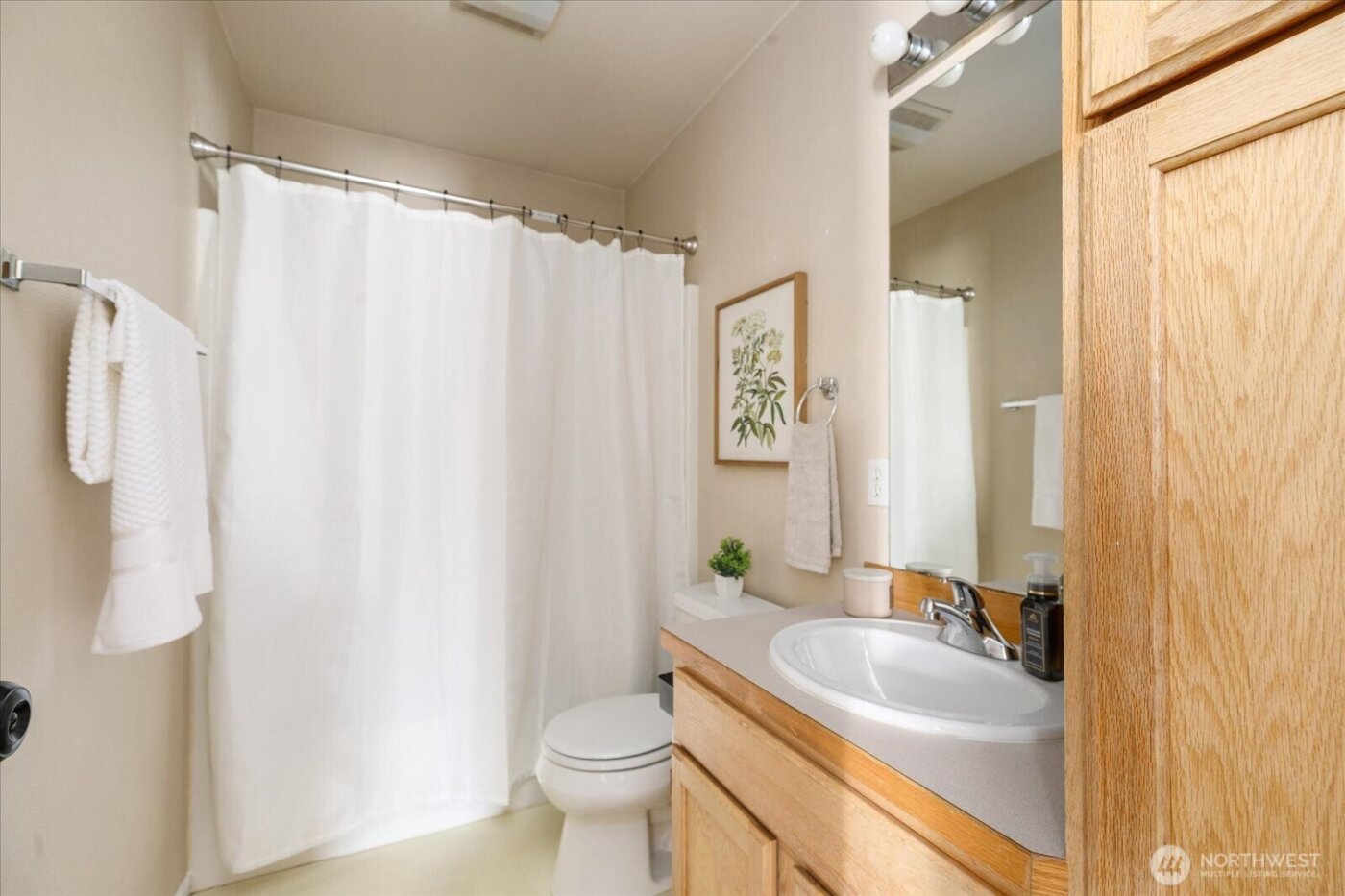 1859 SW Sunnyside Avenue , Oak Harbor, WA 98277