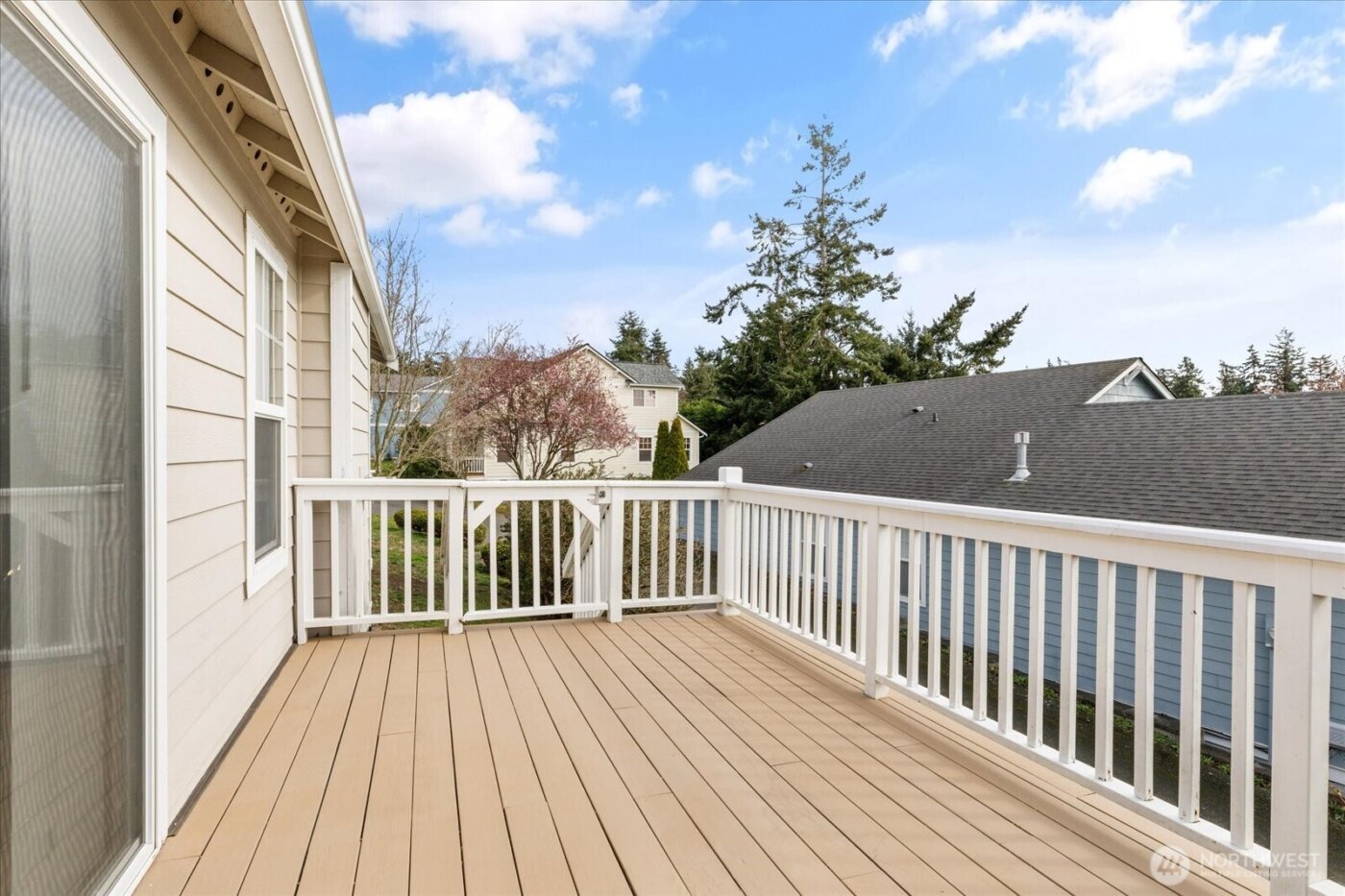 1859 SW Sunnyside Avenue , Oak Harbor, WA 98277