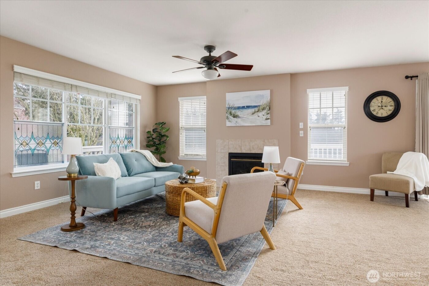 1859 SW Sunnyside Avenue , Oak Harbor, WA 98277