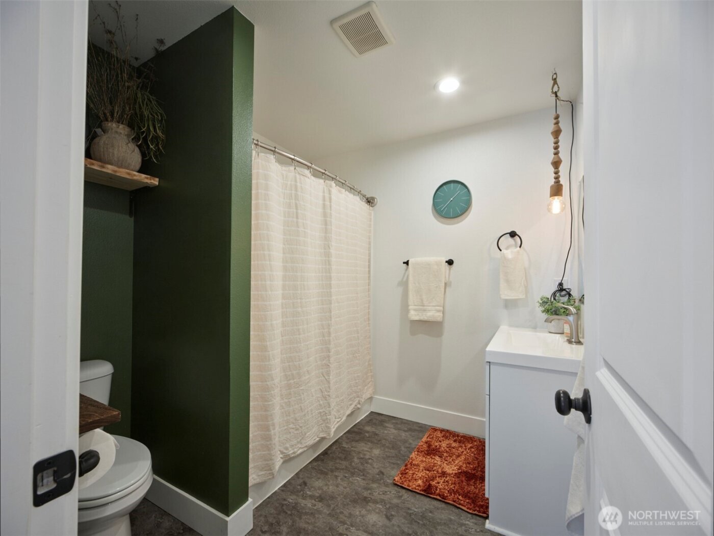 1015 Peach Road , Winlock, WA 98596