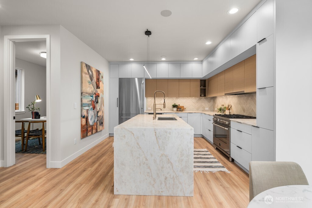 1506 6th Street W, Kirkland, WA 98033