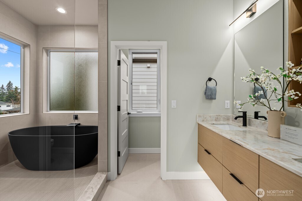 1506 6th Street W, Kirkland, WA 98033