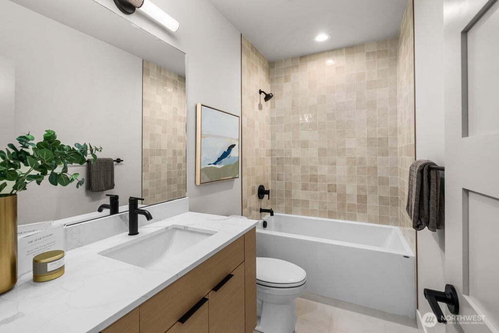 1506 6th Street W, Kirkland, WA 98033