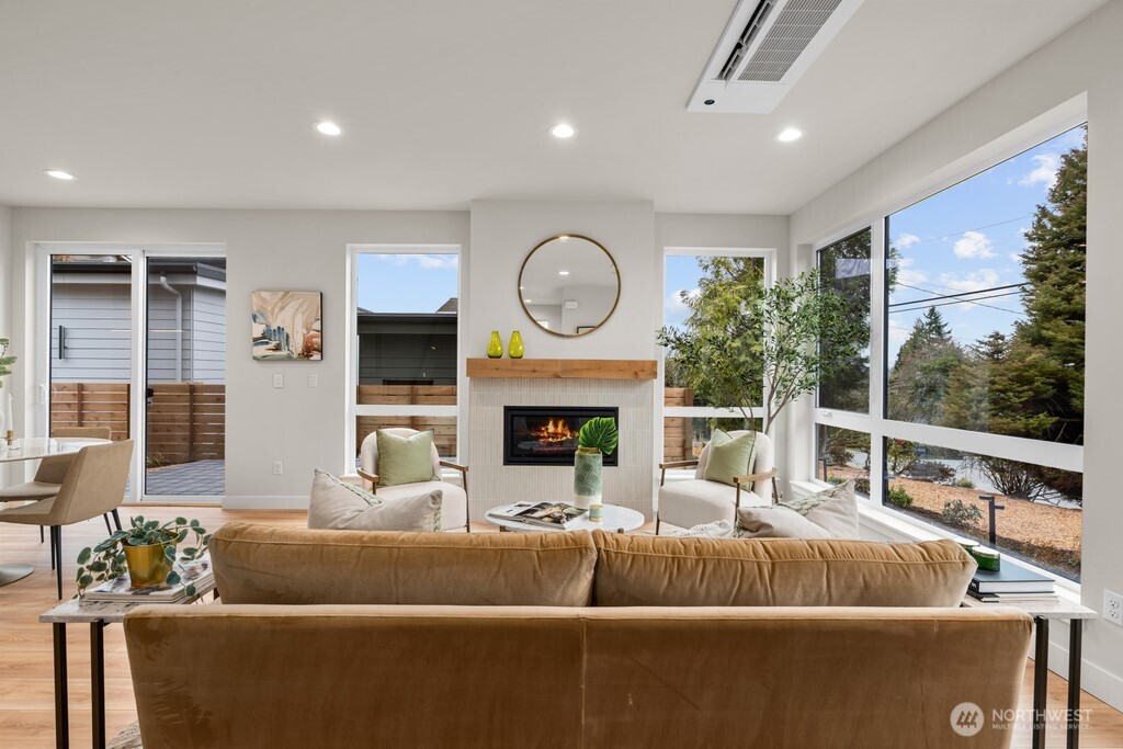 1506 6th Street W, Kirkland, WA 98033