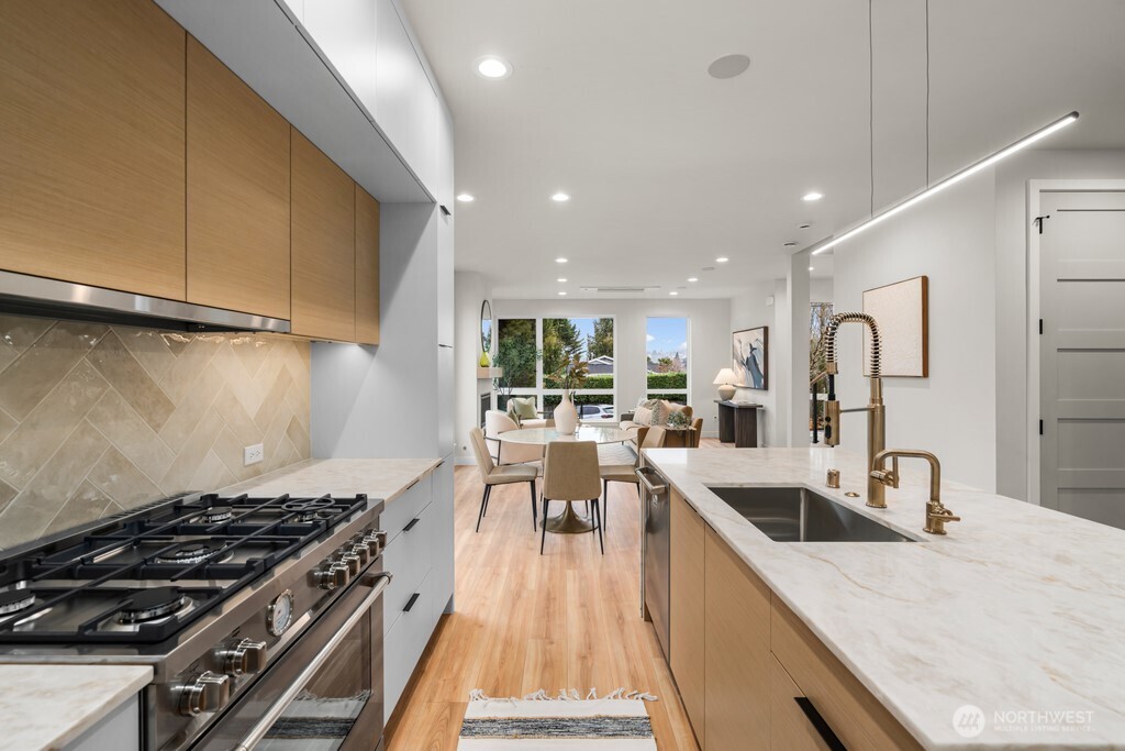 1506 6th Street W, Kirkland, WA 98033