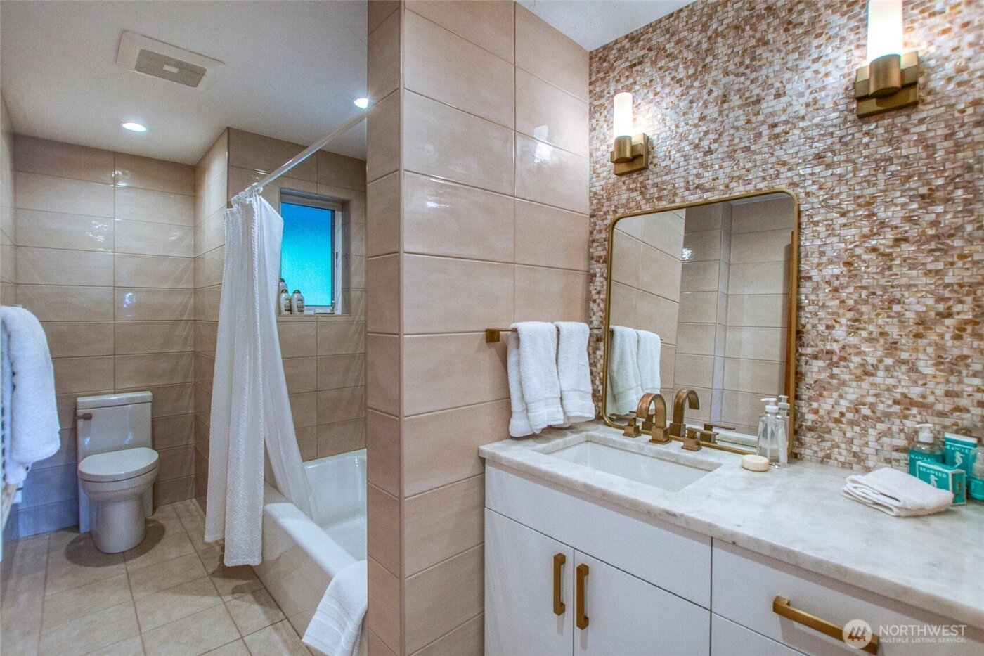 202 Avilion Place , Orcas Island, WA 98245