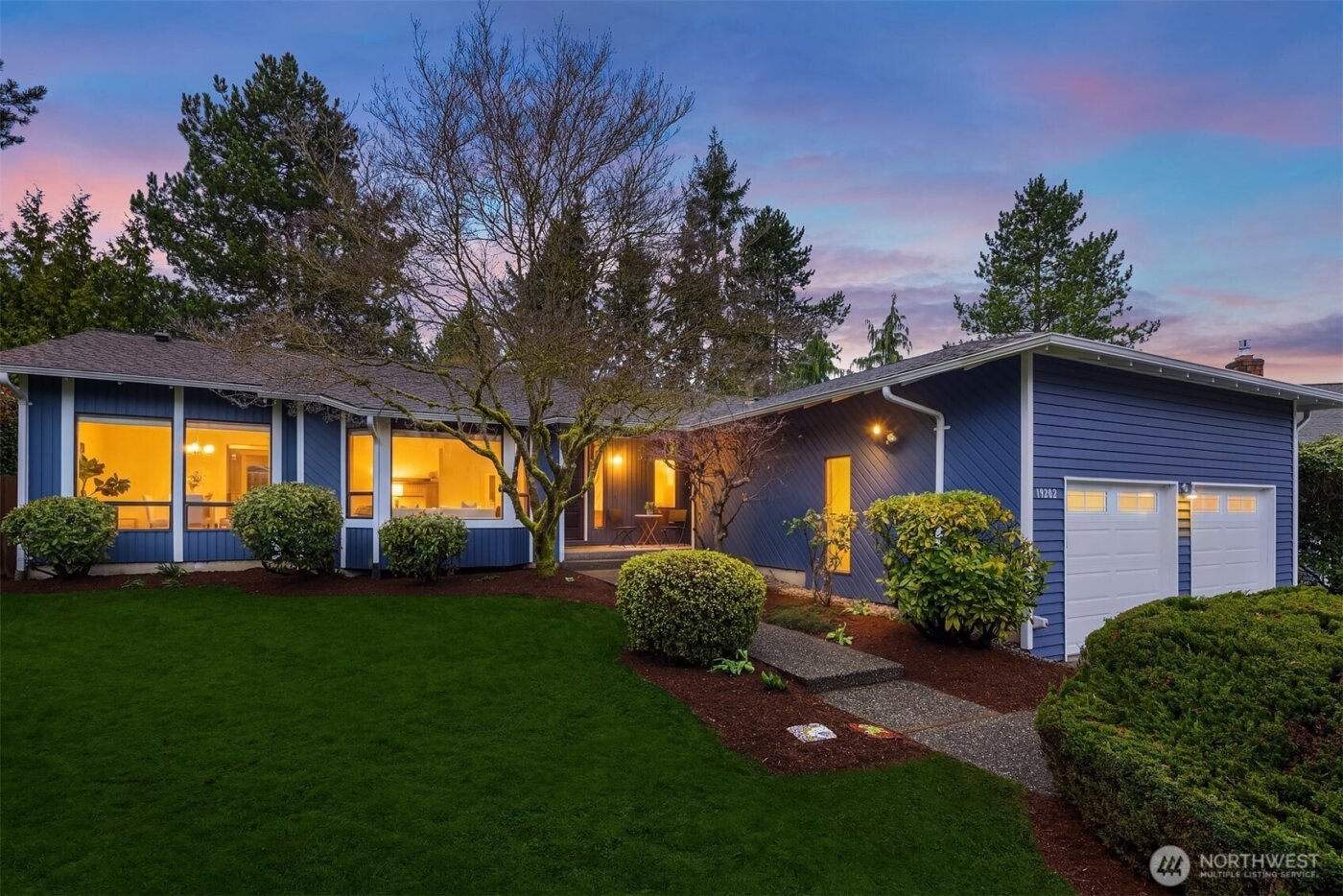 19202 SE 43rd Place , Issaquah, WA 98027