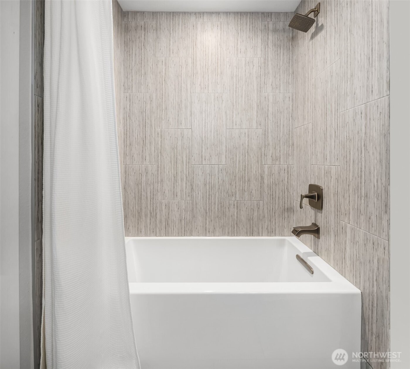 19202 SE 43rd Place , Issaquah, WA 98027