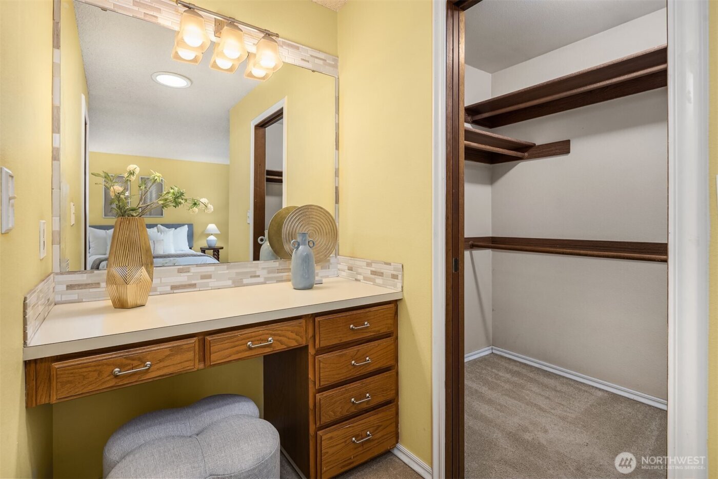 19202 SE 43rd Place , Issaquah, WA 98027