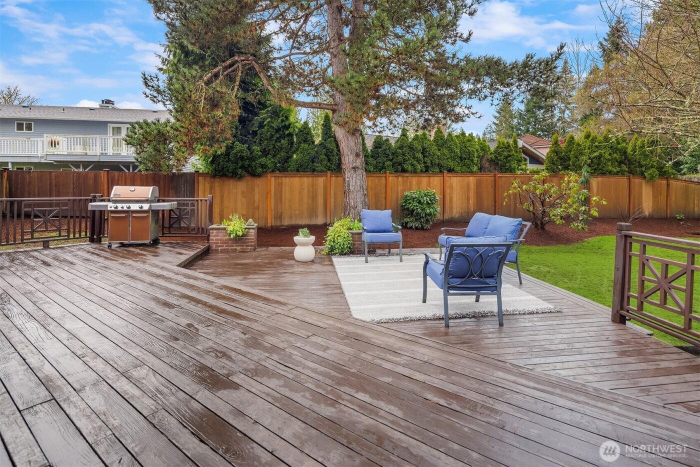 19202 SE 43rd Place , Issaquah, WA 98027