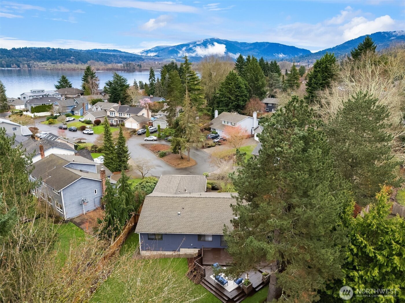 19202 SE 43rd Place , Issaquah, WA 98027