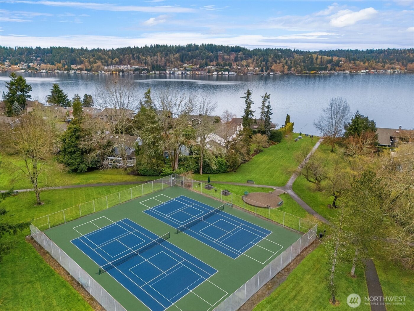 19202 SE 43rd Place , Issaquah, WA 98027