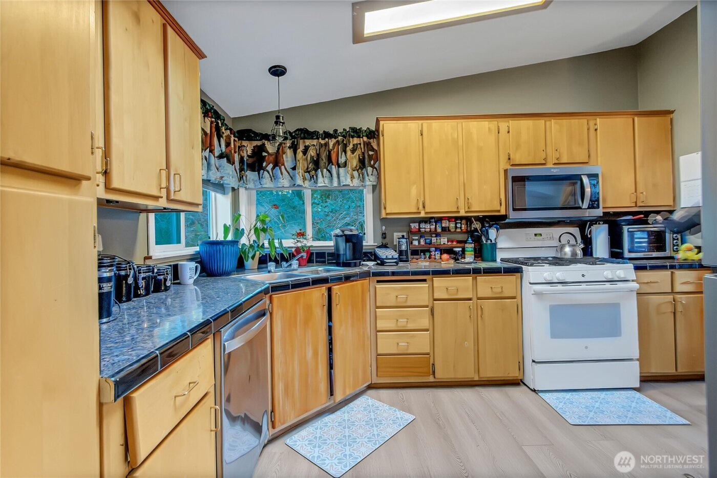 11635 Hobby St SE , Yelm, WA 98597