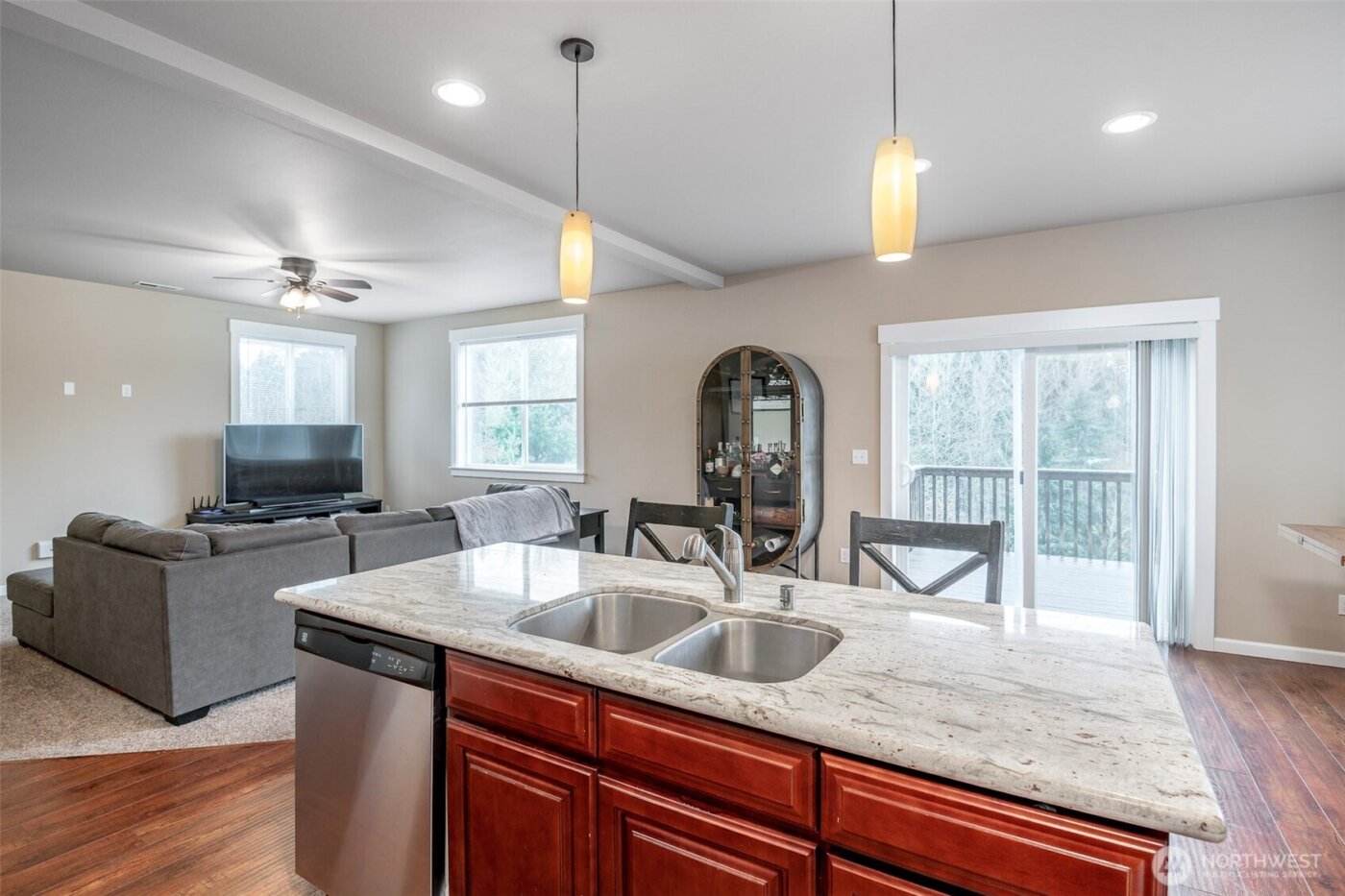 633 Joy Street , Eatonville, WA 98328