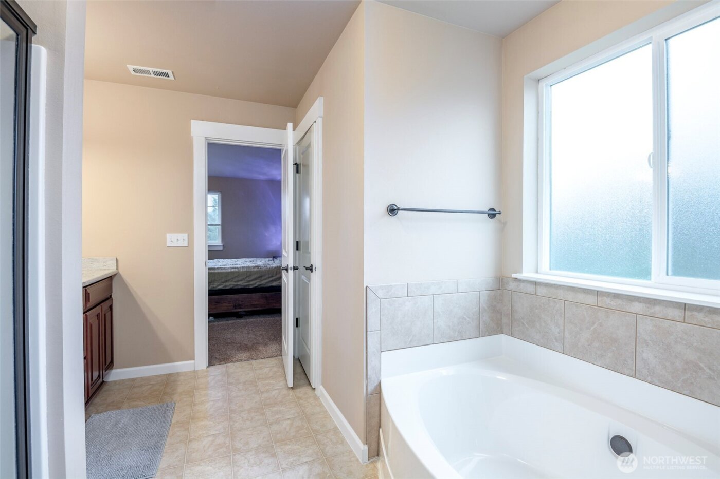 633 Joy Street , Eatonville, WA 98328