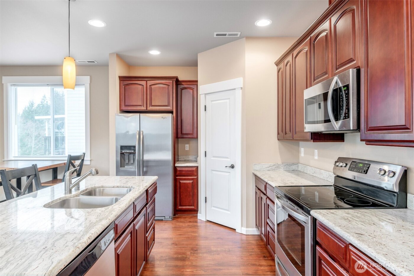 633 Joy Street , Eatonville, WA 98328