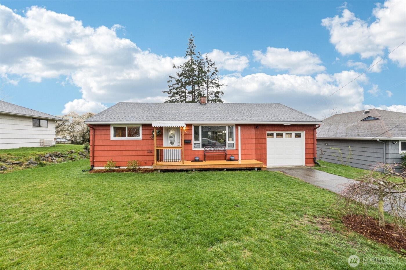 2314 8th Street , Everett, WA 98201