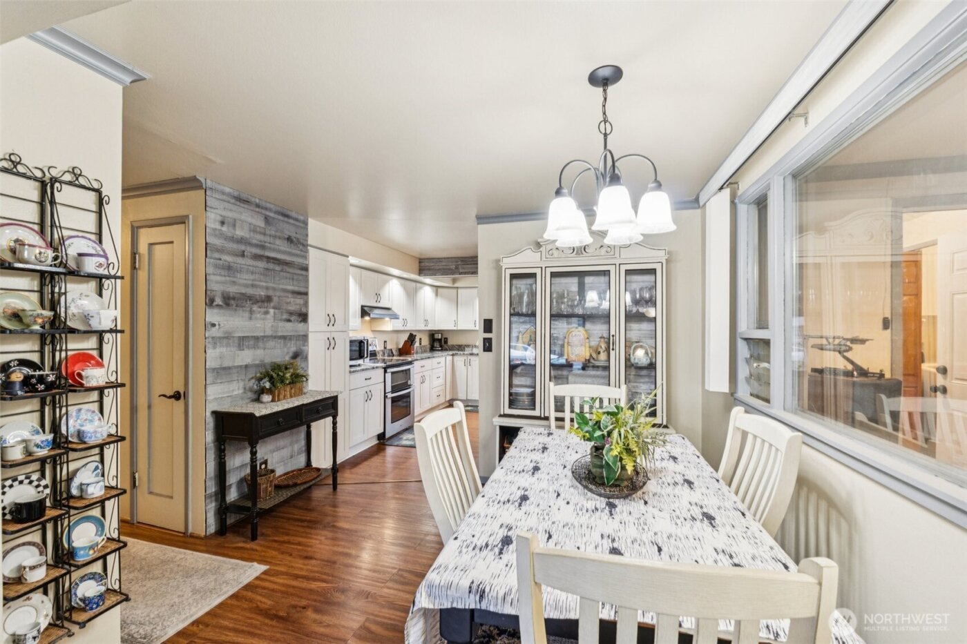 2314 8th Street , Everett, WA 98201