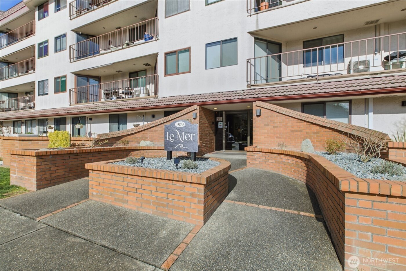 909 N I Street #205, Tacoma, WA 98403