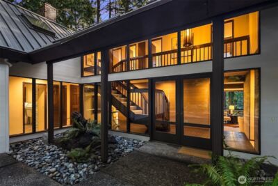 9027 SE 50th Street , Mercer Island, WA 98040