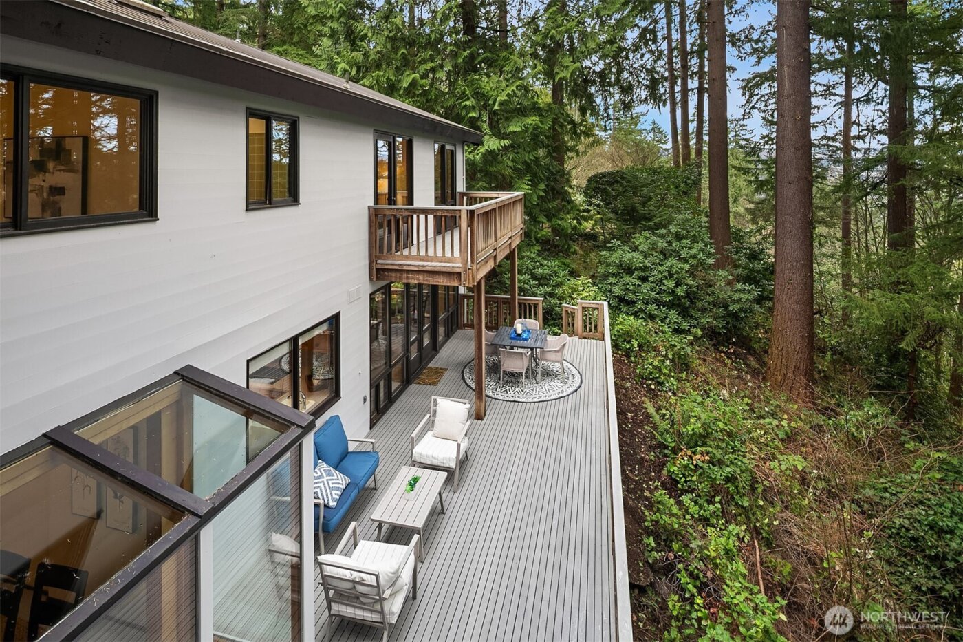 9027 SE 50th Street , Mercer Island, WA 98040