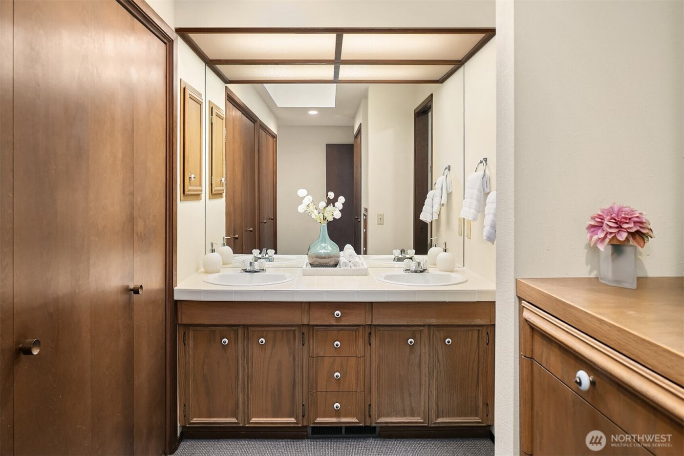 9027 SE 50th Street , Mercer Island, WA 98040