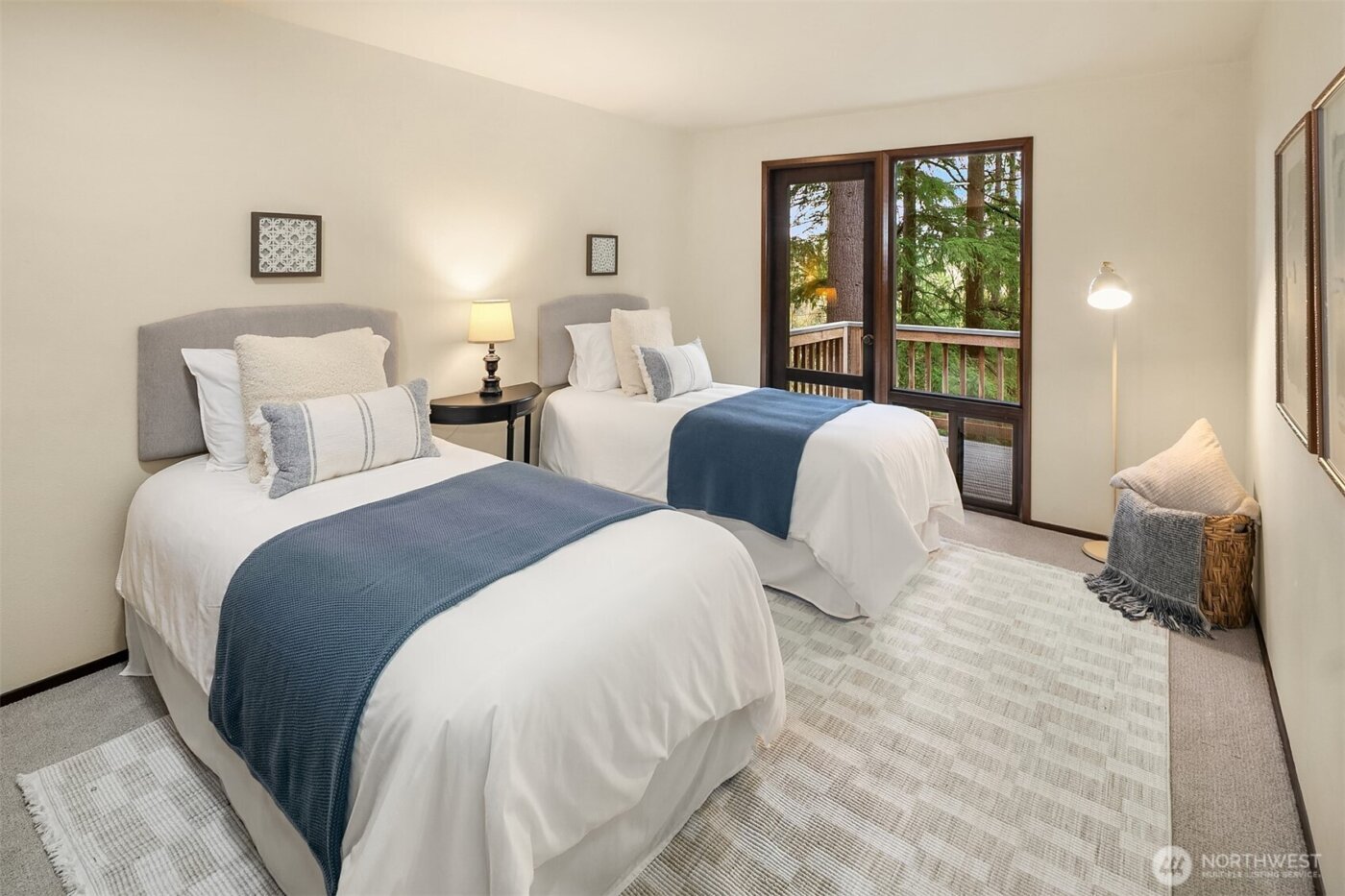 9027 SE 50th Street , Mercer Island, WA 98040