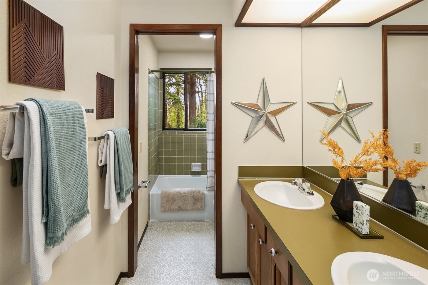 9027 SE 50th Street , Mercer Island, WA 98040