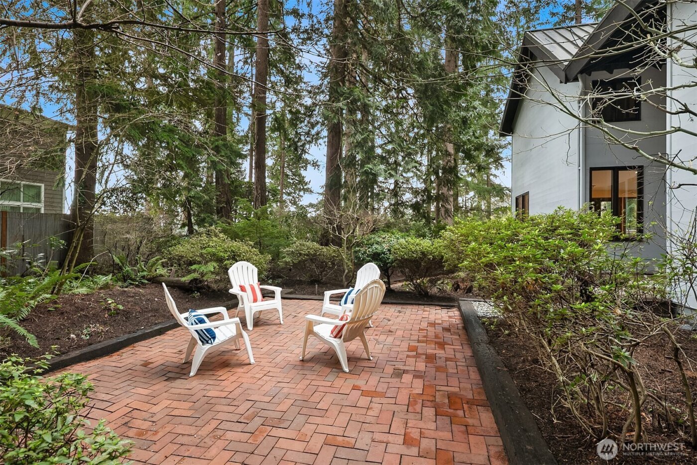 9027 SE 50th Street , Mercer Island, WA 98040