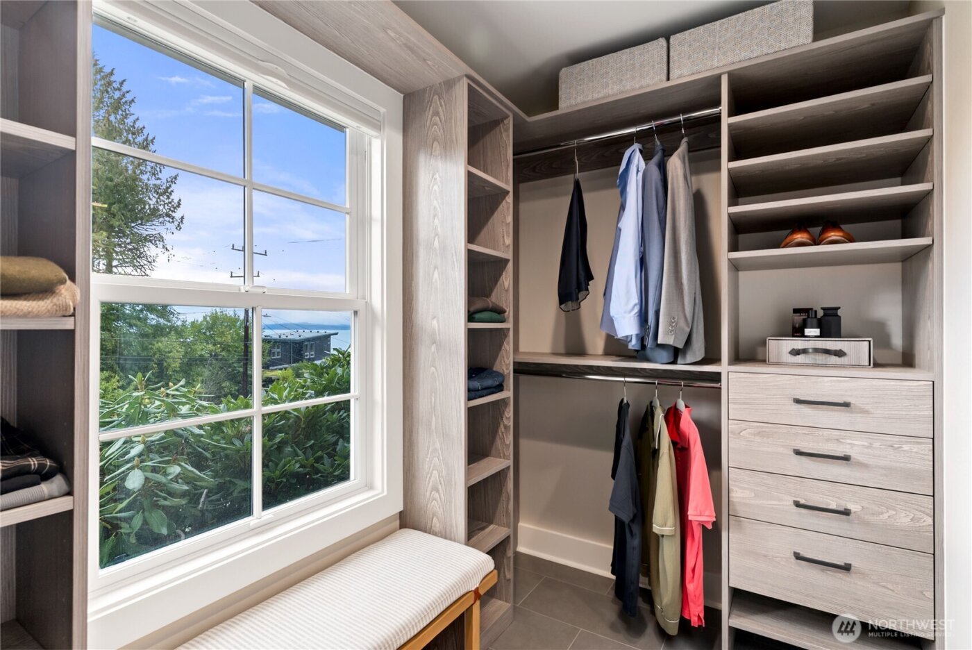 9604 44th Avenue SW, Seattle, WA 98136-2703