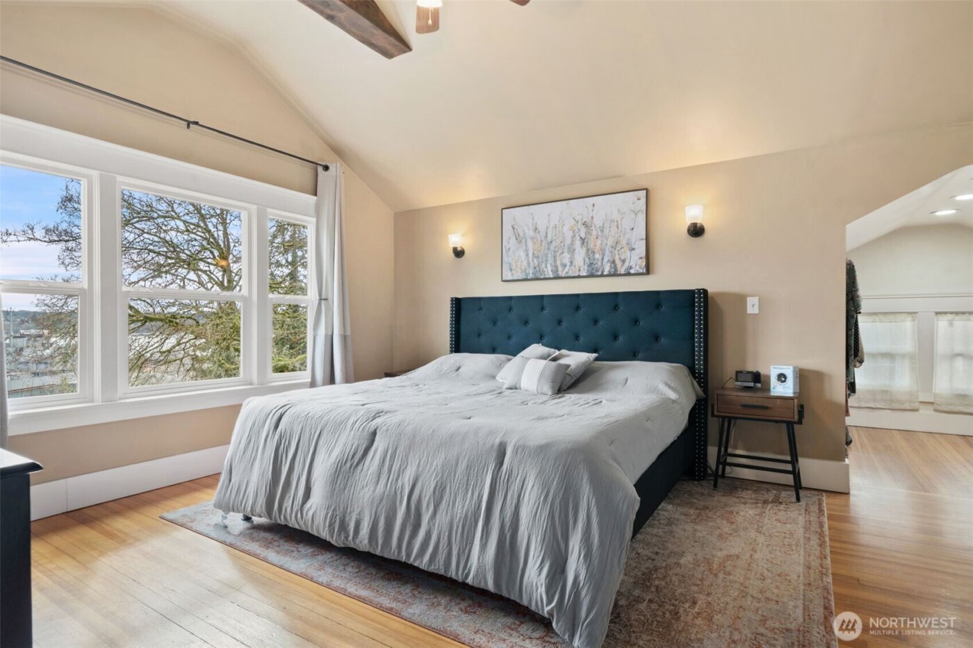 724 S Summit Avenue , Bremerton, WA 98312