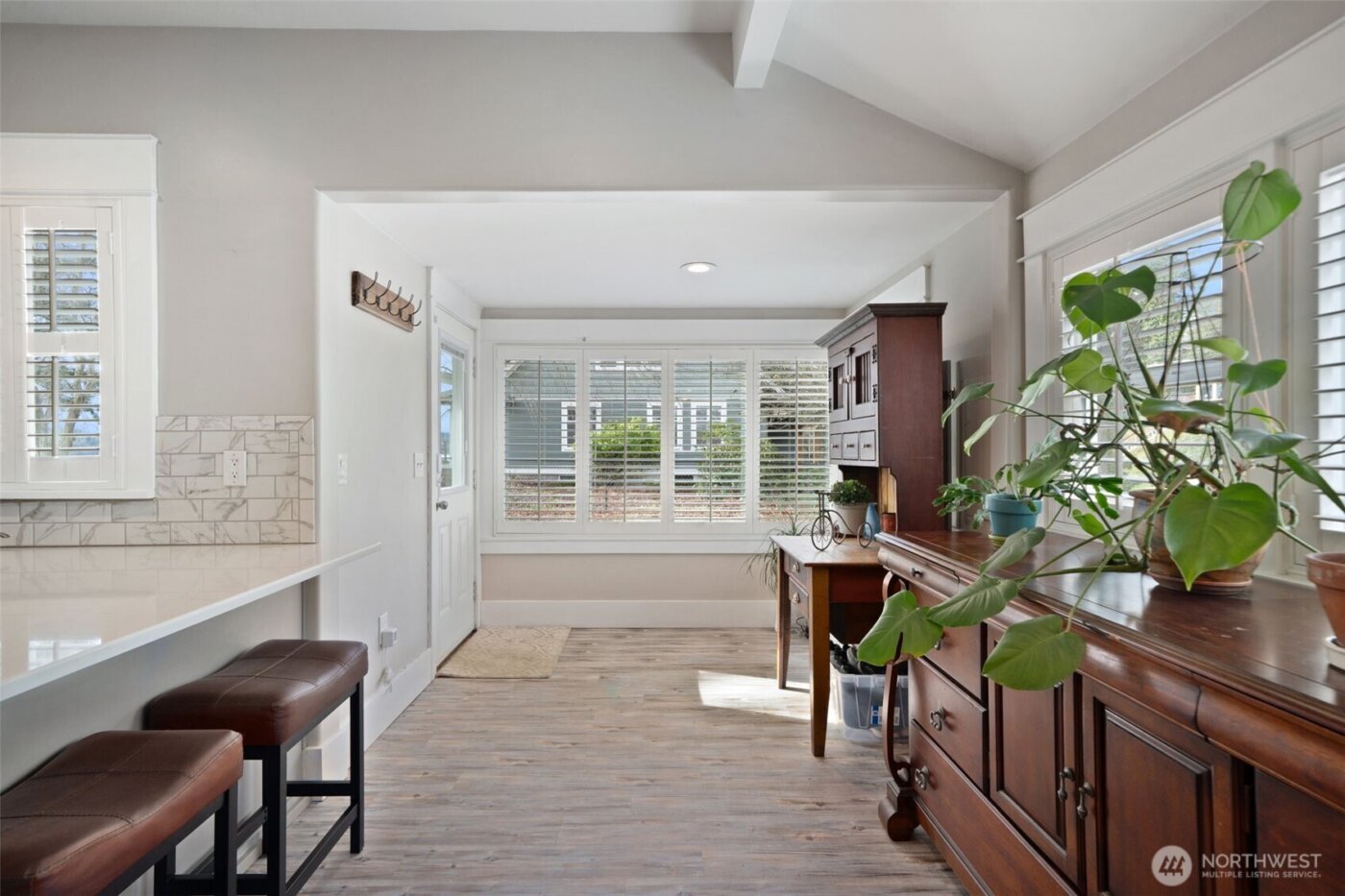 724 S Summit Avenue , Bremerton, WA 98312