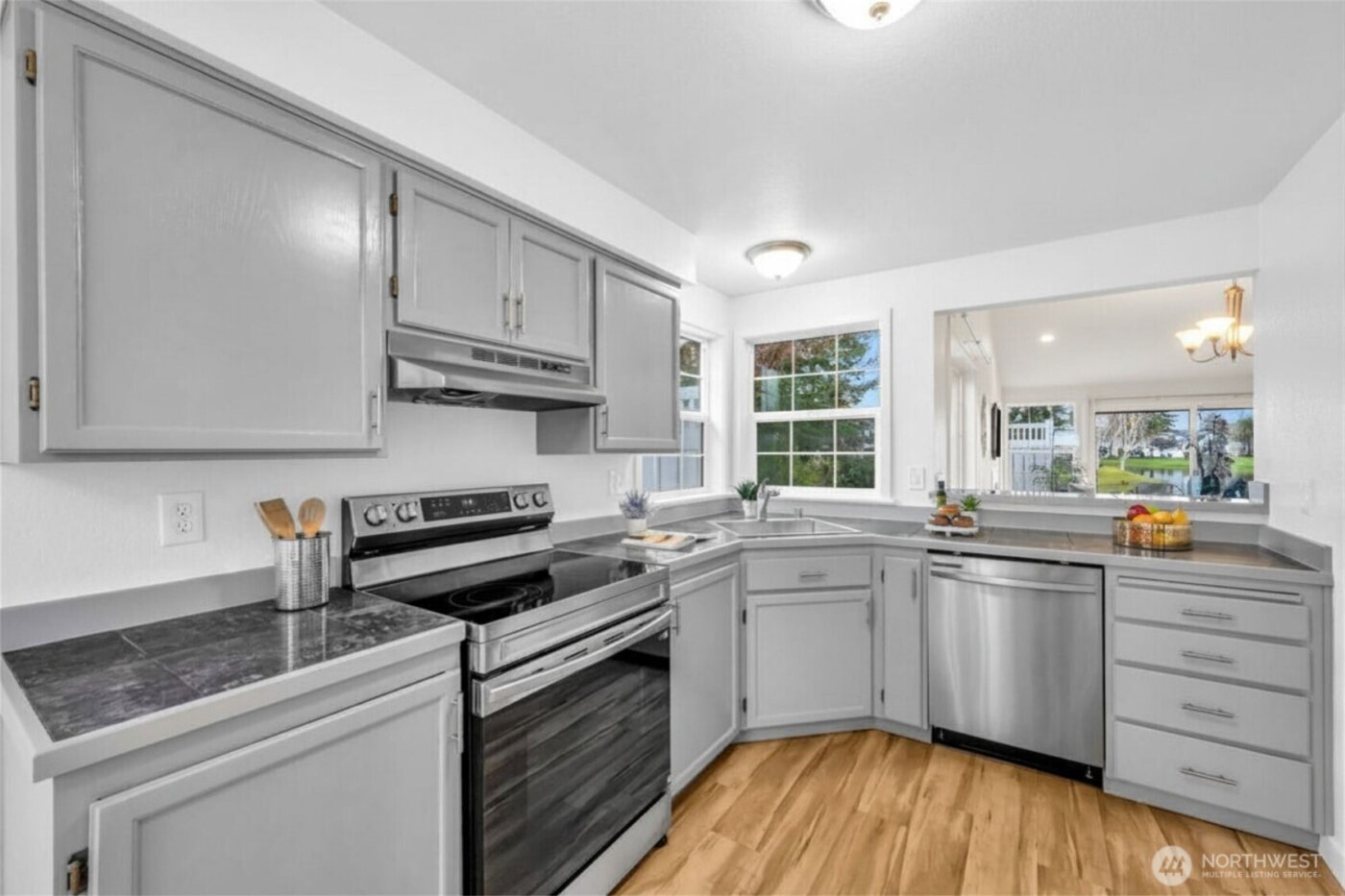 5736 S 238th Court #E1, Kent, WA 98032