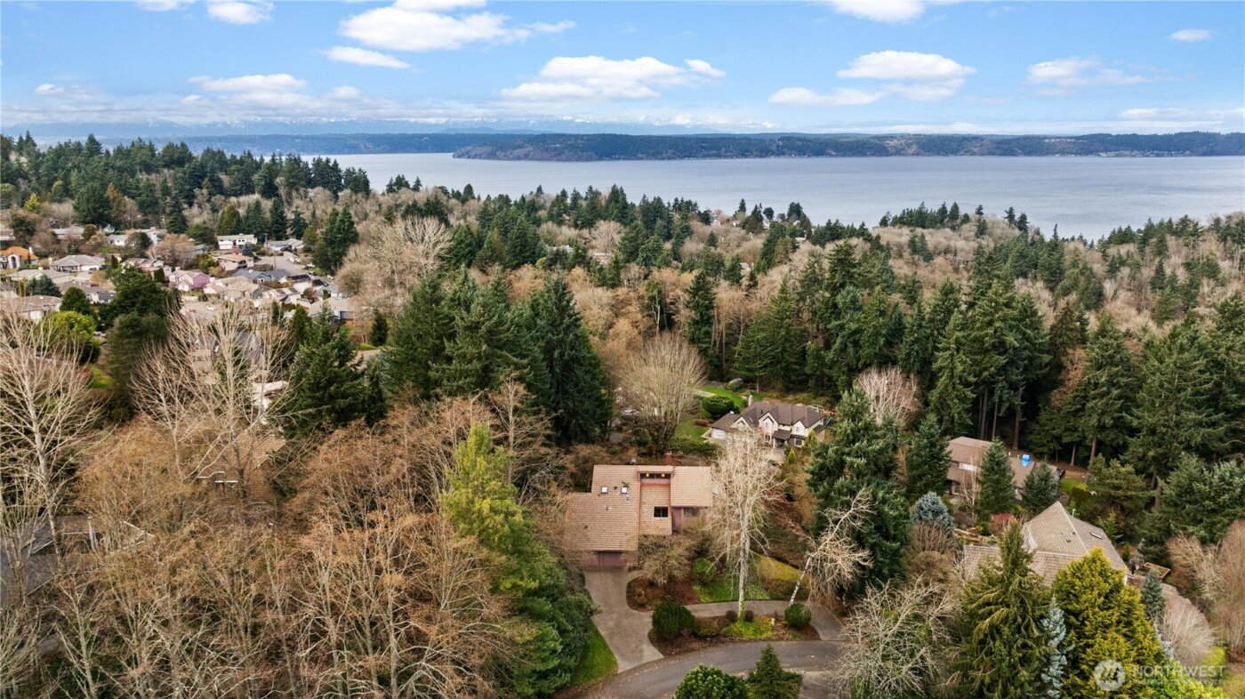 6008 Indian Trail NE, Tacoma, WA 98422