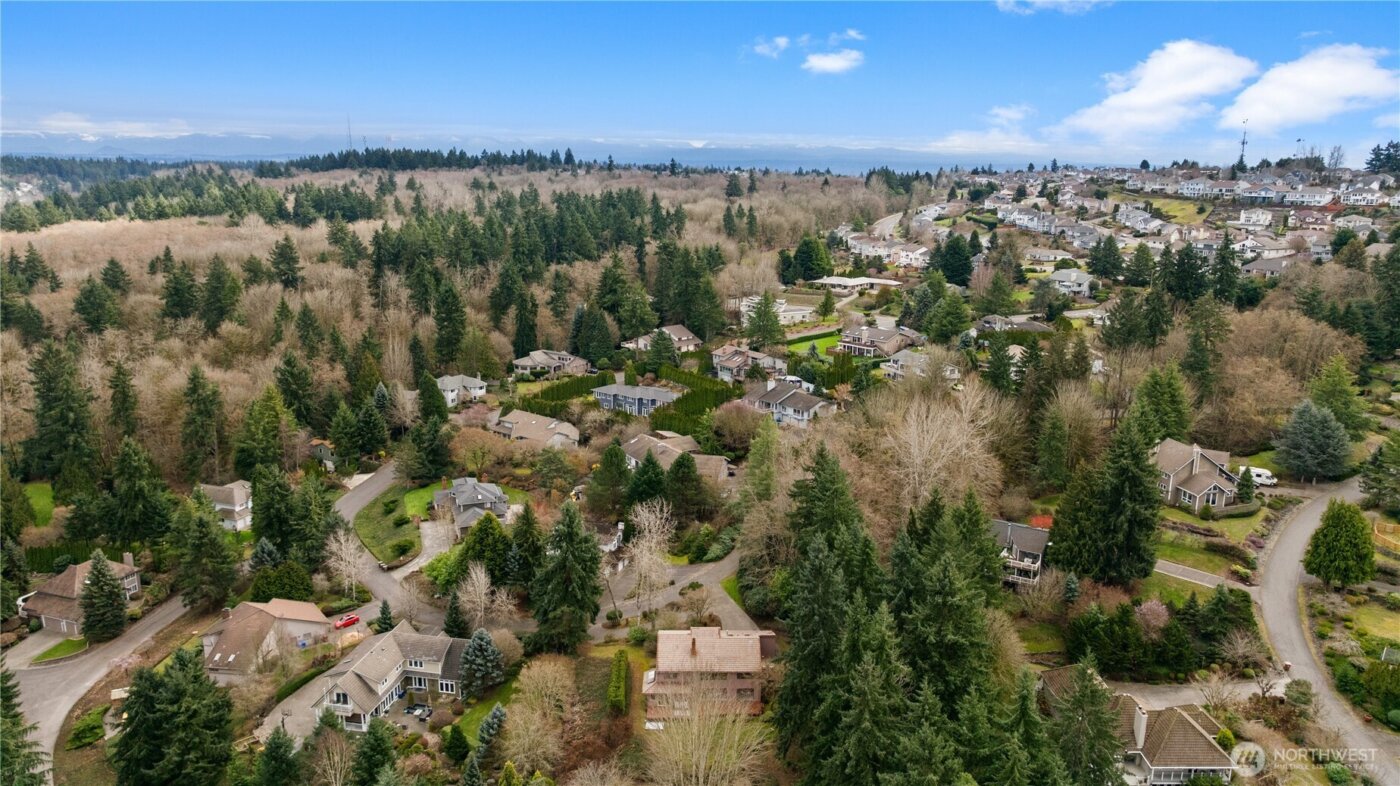 6008 Indian Trail NE, Tacoma, WA 98422