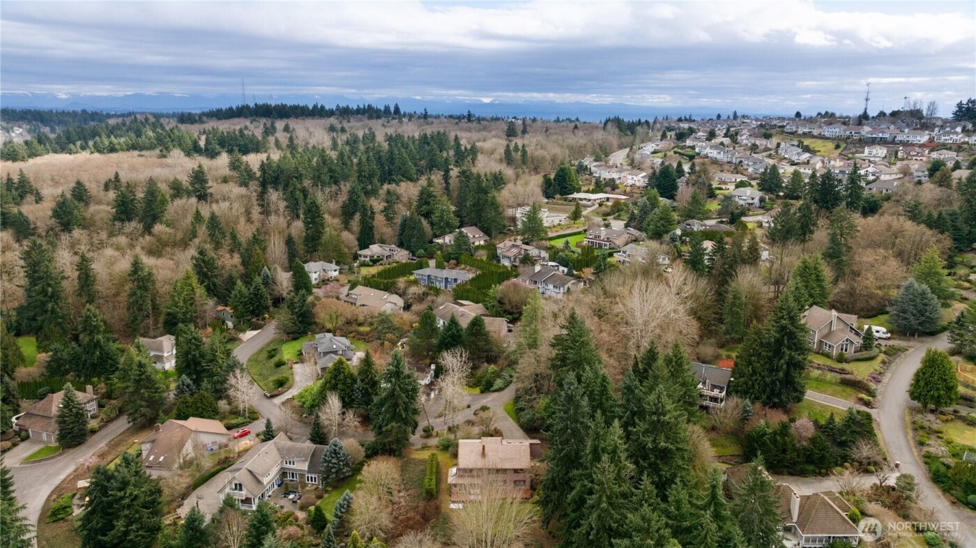 6008 Indian Trail NE, Tacoma, WA 98422