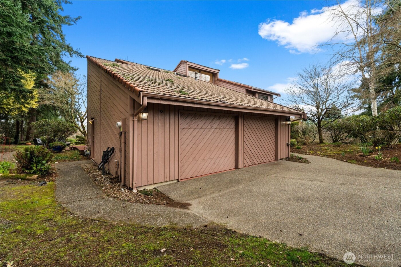 6008 Indian Trail NE, Tacoma, WA 98422