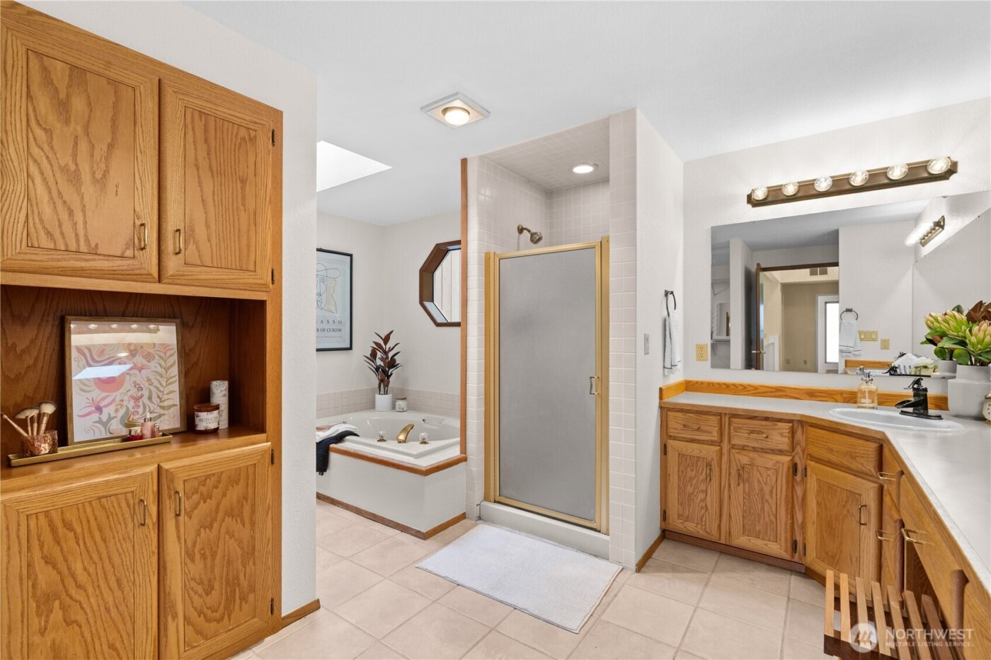 6008 Indian Trail NE, Tacoma, WA 98422