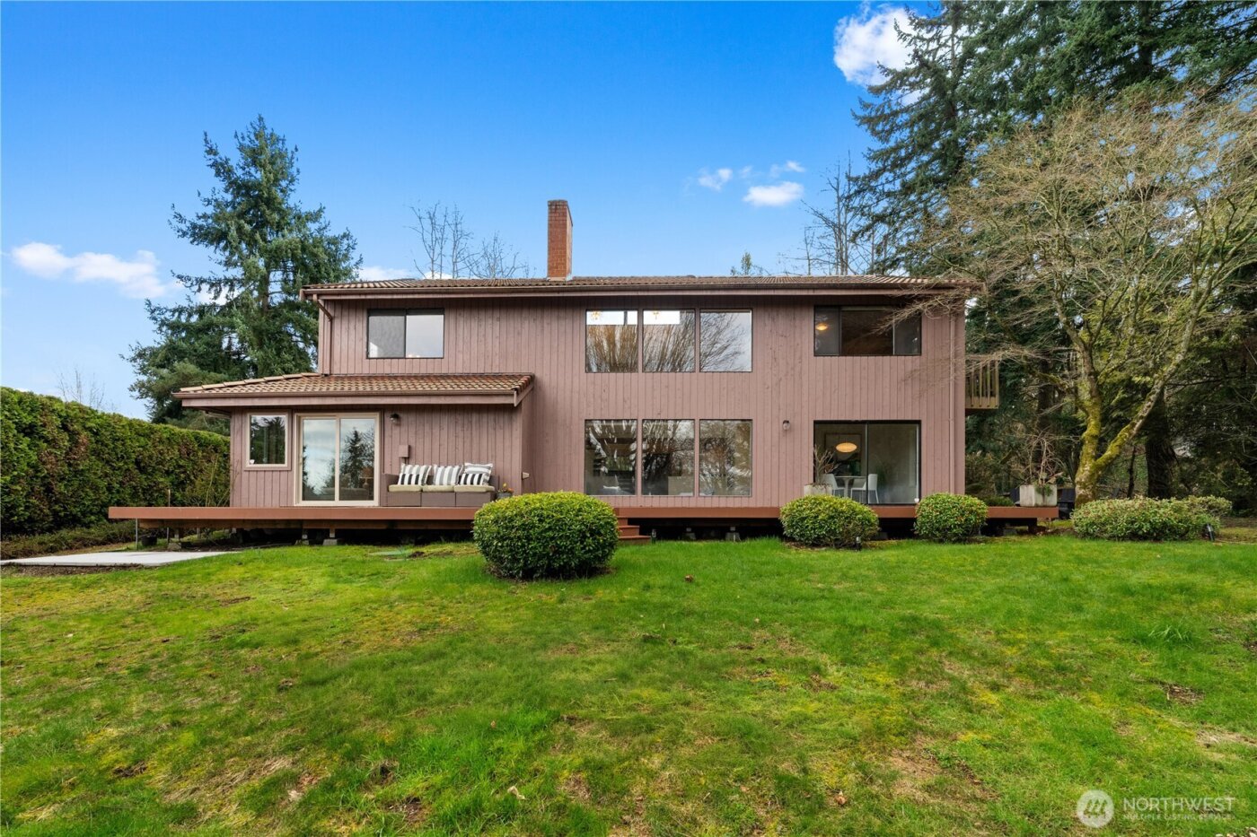 6008 Indian Trail NE, Tacoma, WA 98422