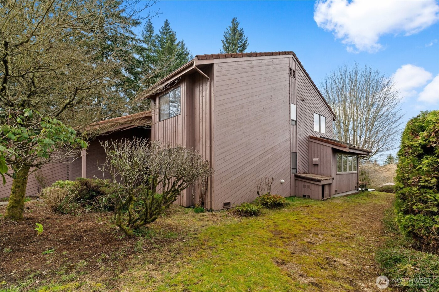 6008 Indian Trail NE, Tacoma, WA 98422