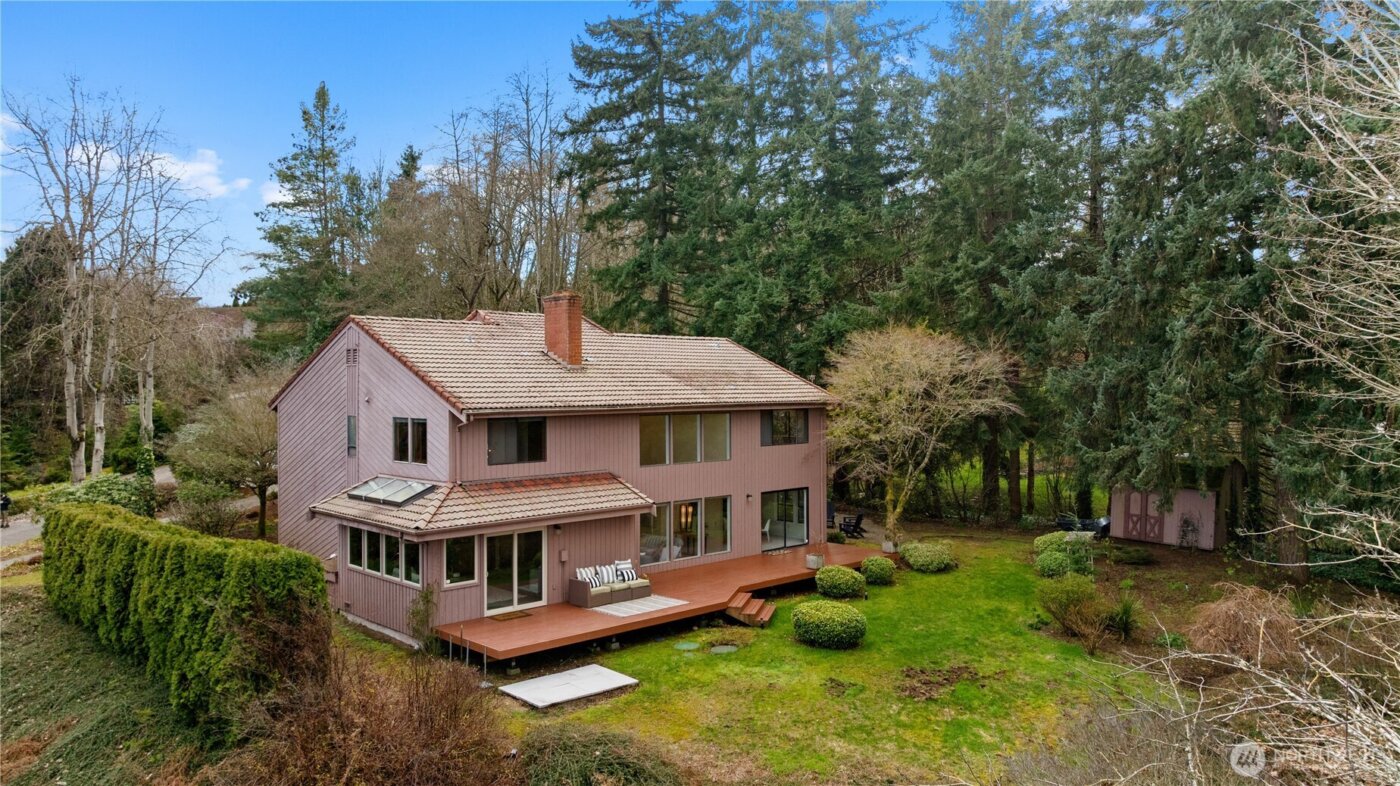 6008 Indian Trail NE, Tacoma, WA 98422