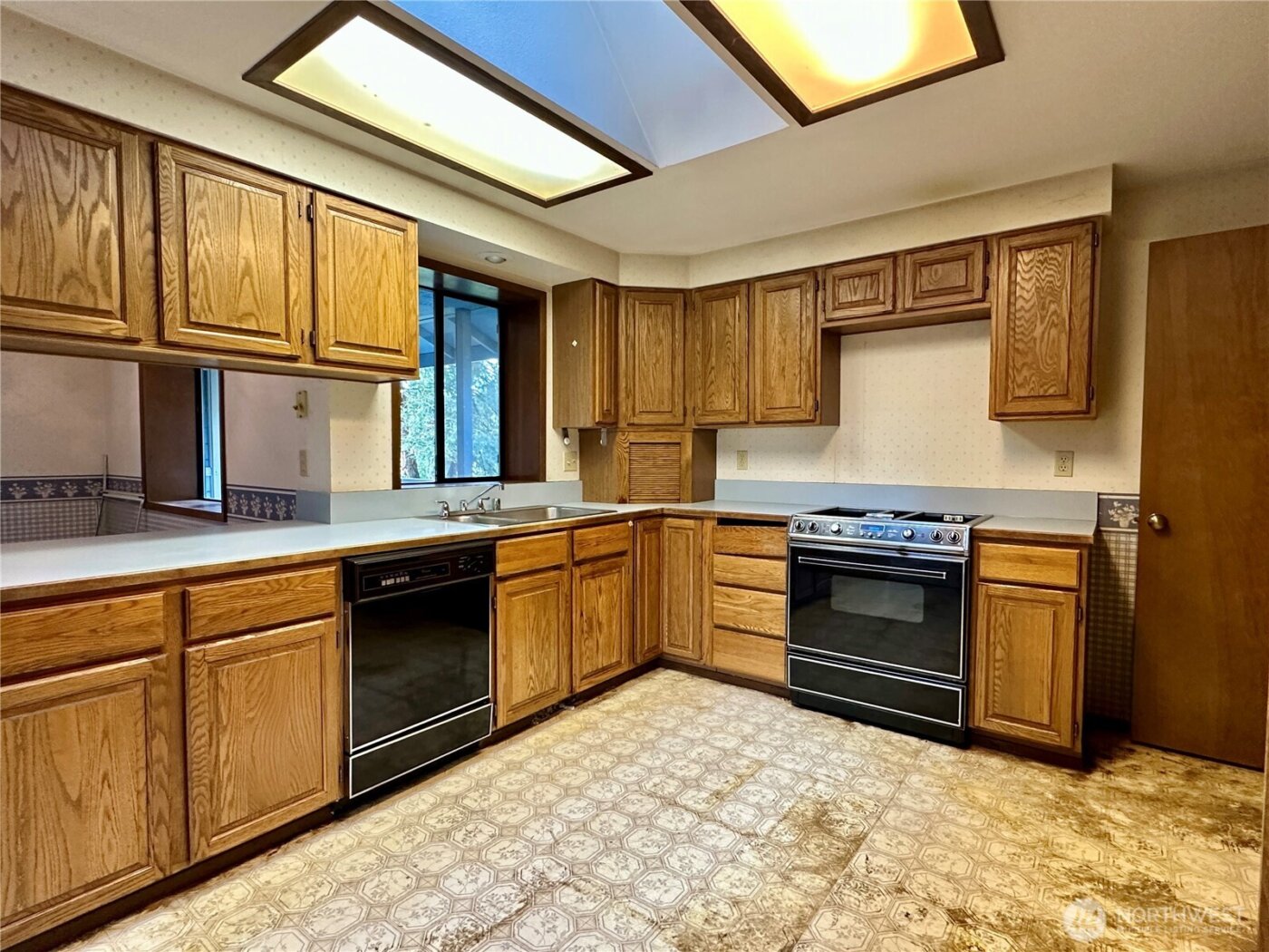 9043 3rd Way SE, Olympia, WA 98513