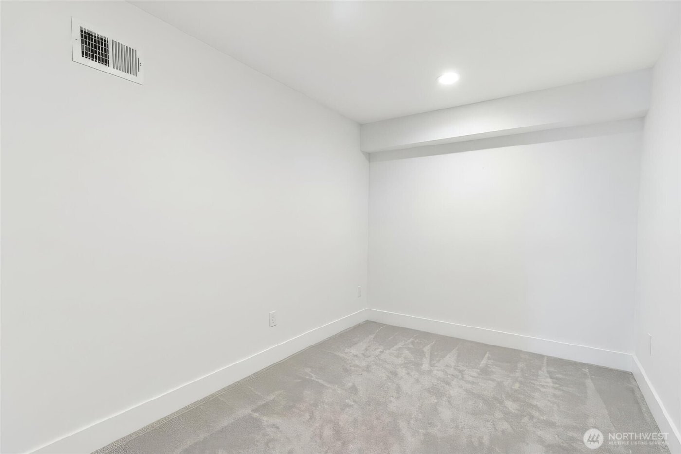 2000 NE 27th Street , Renton, WA 98056