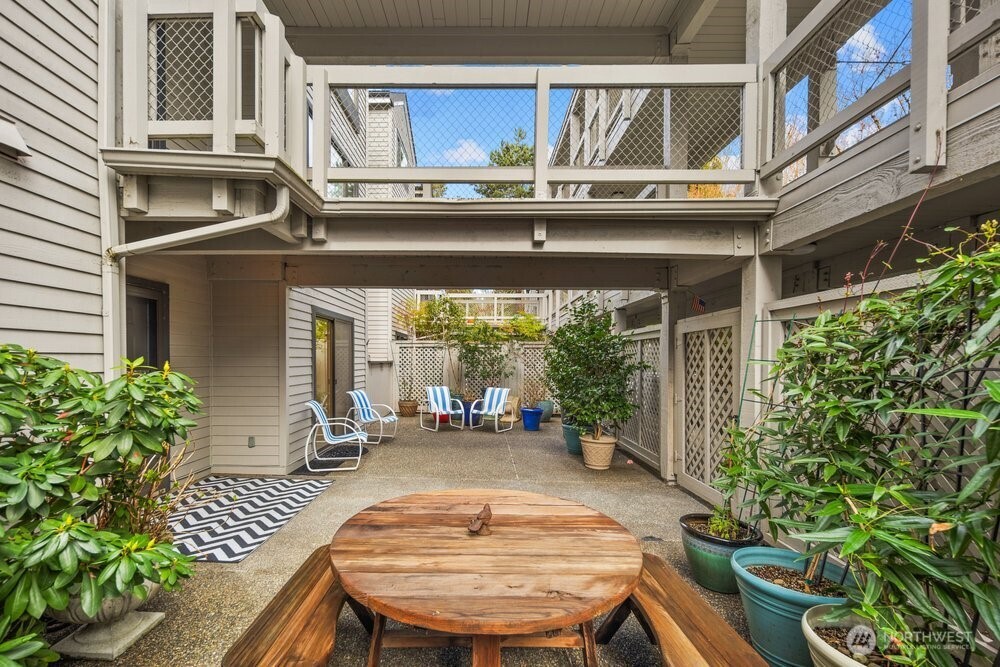 6121 NE 175 Street #A202, Kenmore, WA 98028