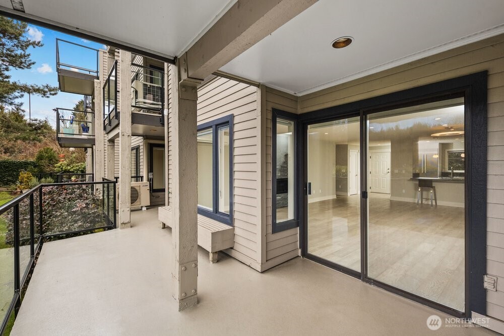 6121 NE 175 Street #A202, Kenmore, WA 98028