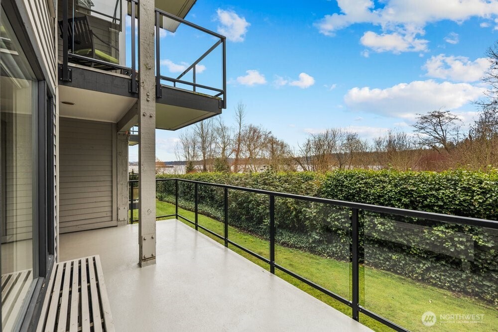 6121 NE 175 Street #A202, Kenmore, WA 98028