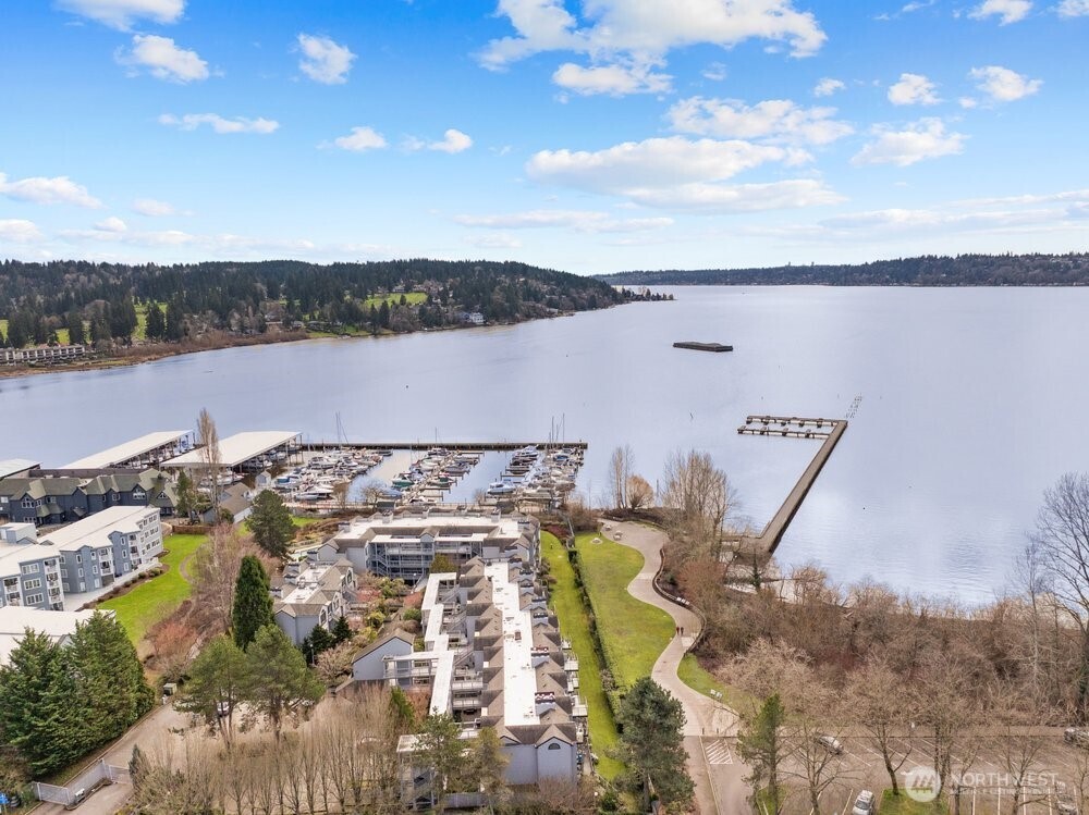 6121 NE 175 Street #A202, Kenmore, WA 98028