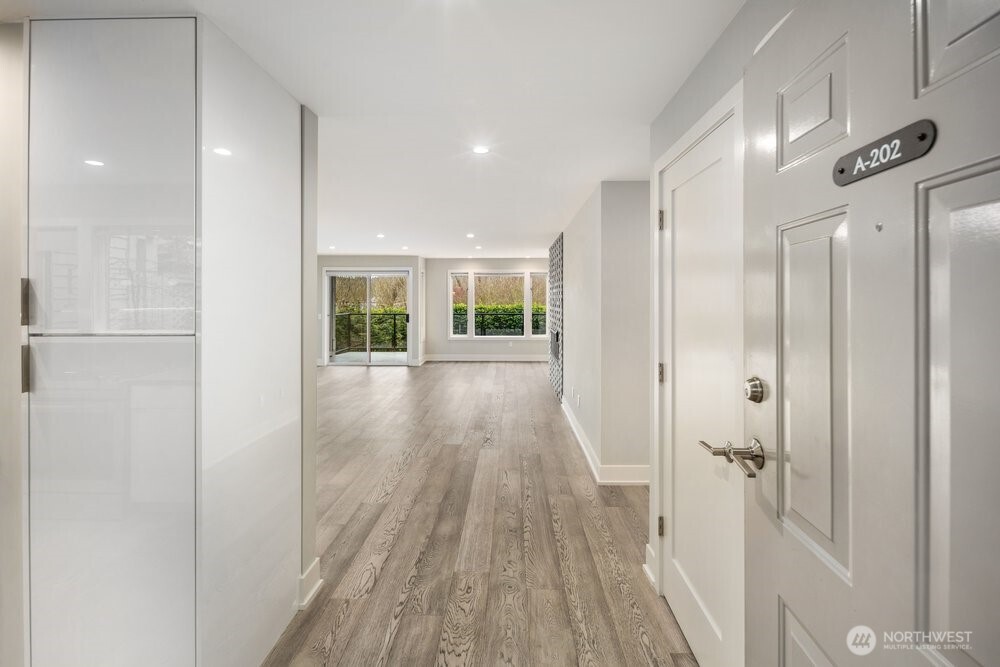 6121 NE 175 Street #A202, Kenmore, WA 98028