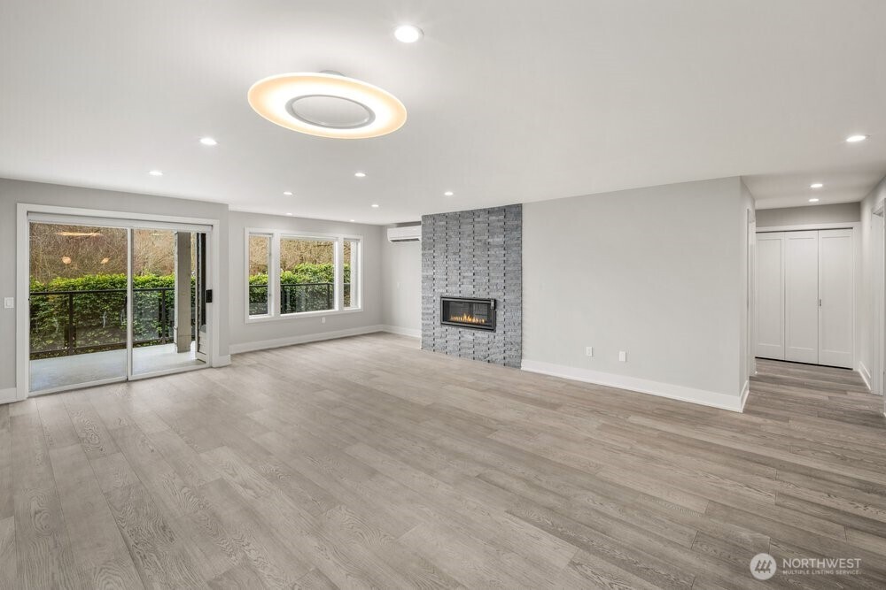 6121 NE 175 Street #A202, Kenmore, WA 98028