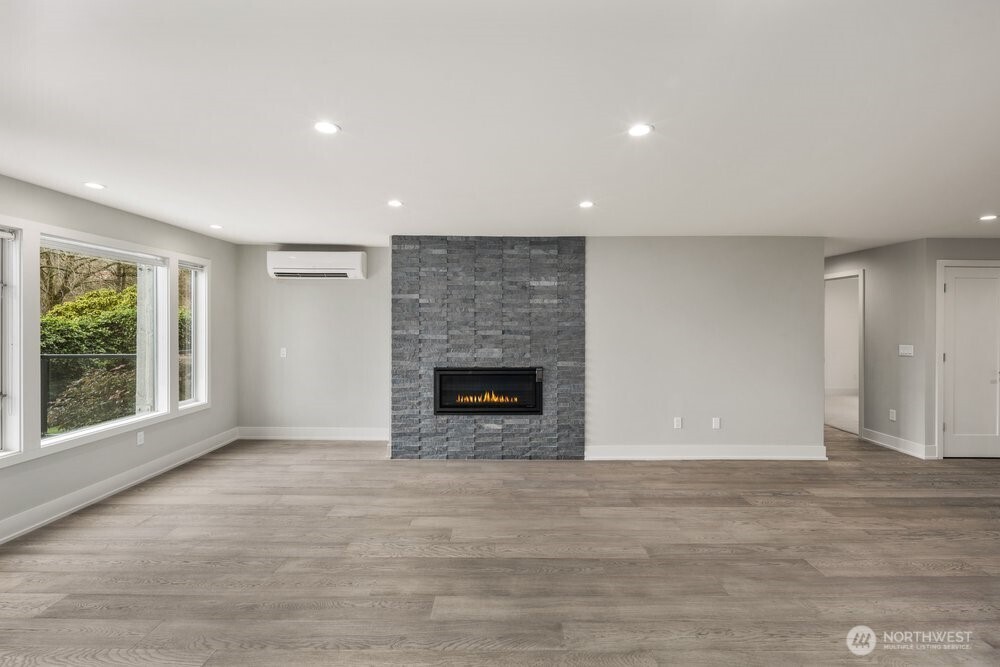 6121 NE 175 Street #A202, Kenmore, WA 98028